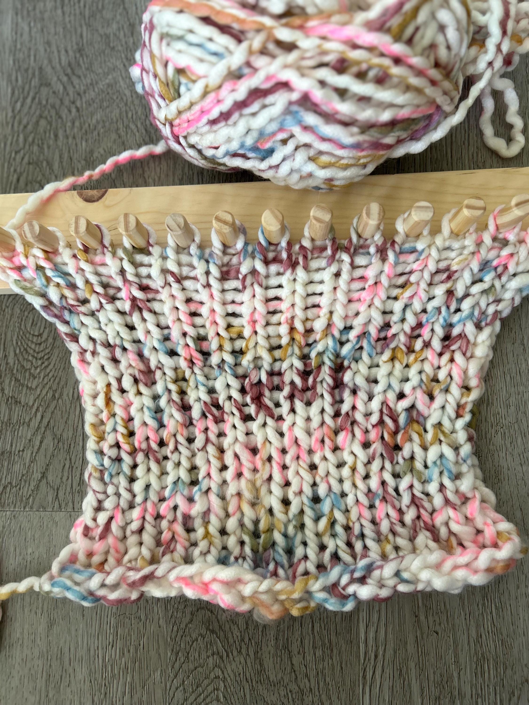 Blanket Loom for Bulky 6 Yarn - Customizable Knitting Loom - Foldable and portable