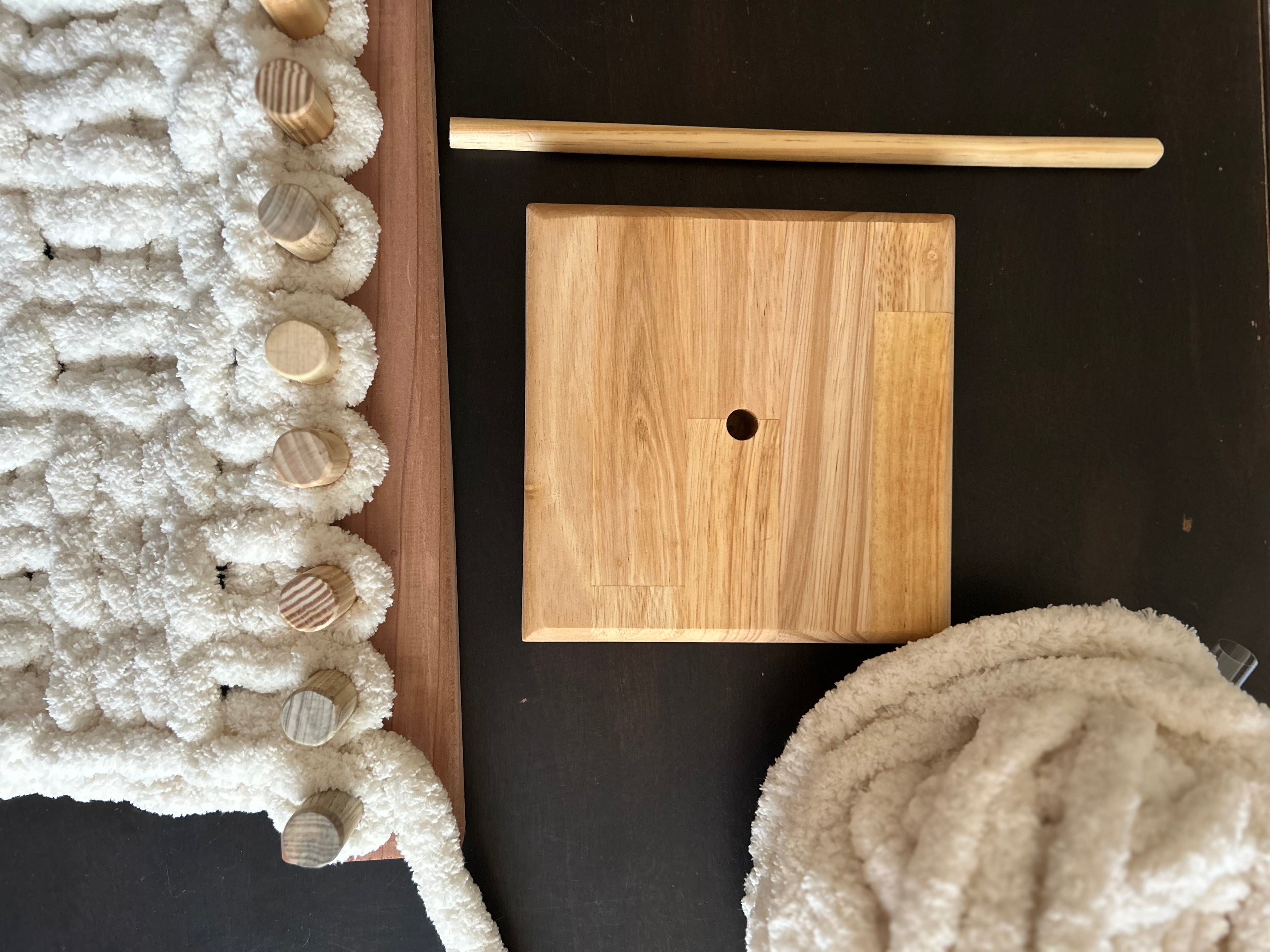 Chunky Yarn Holder: Jumbo Bobbin for Finger Knitting & Blanket Loom