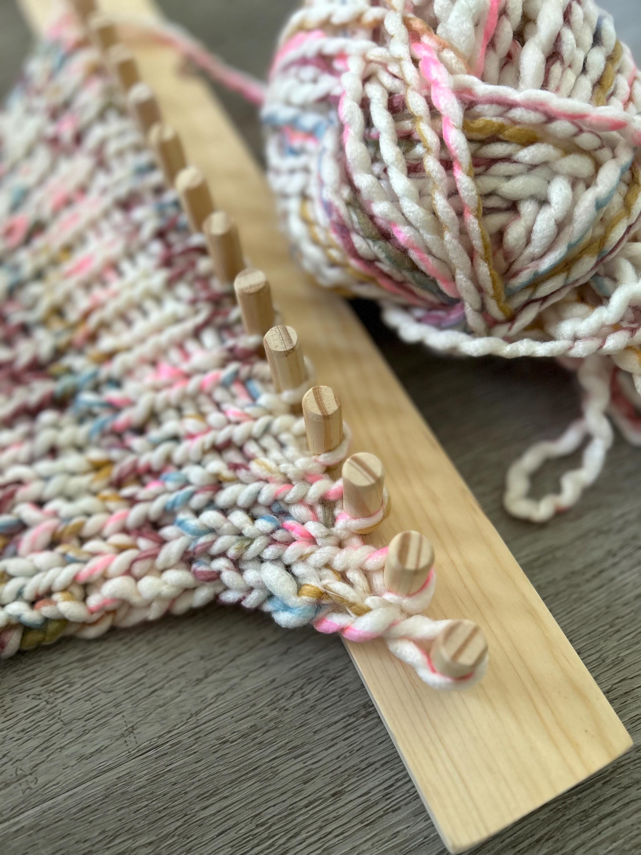 Blanket Loom for Bulky 6 Yarn - Customizable Knitting Loom - Foldable and portable