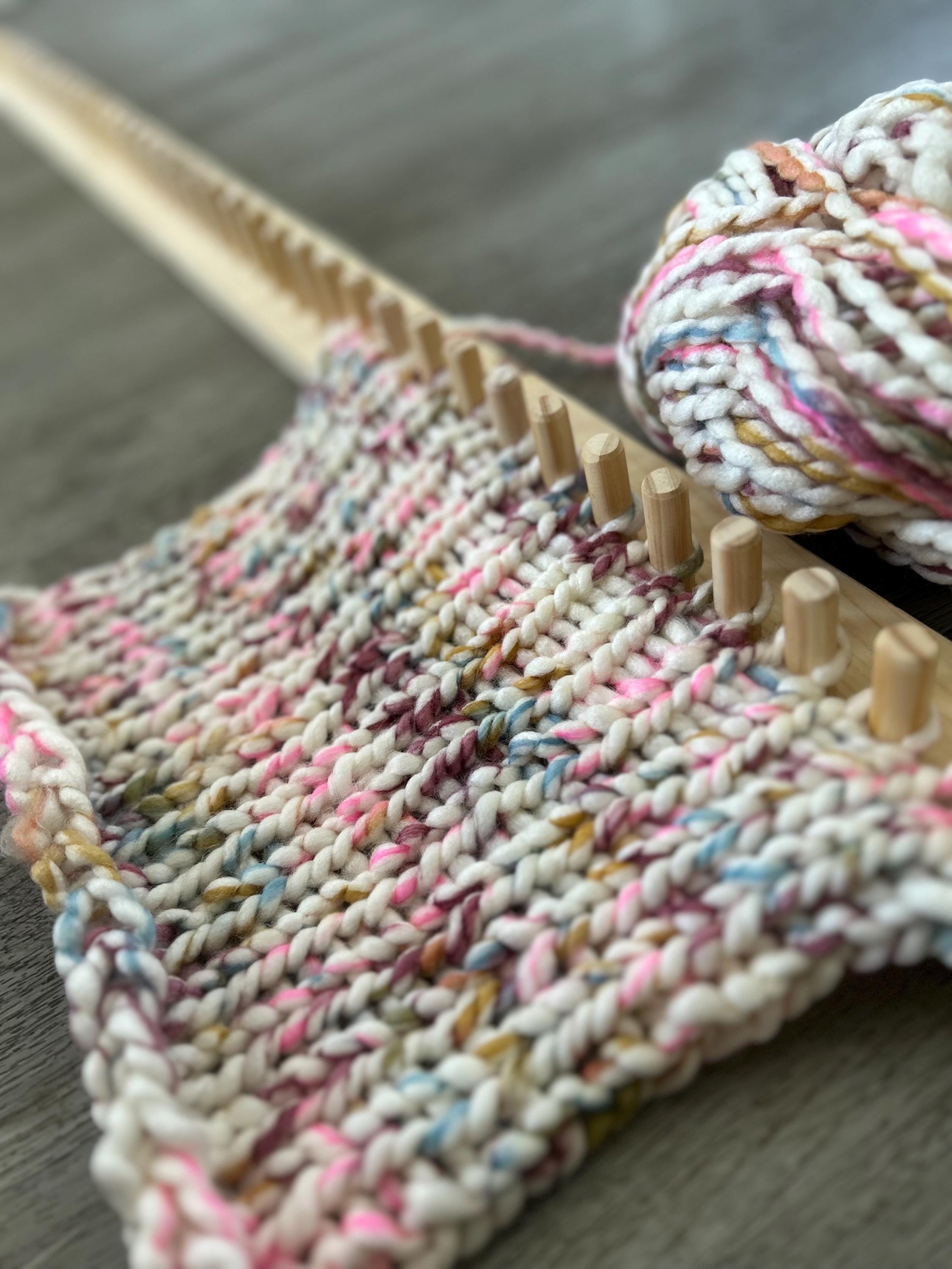 Blanket Loom for Bulky 6 Yarn - Customizable Knitting Loom - Foldable and portable