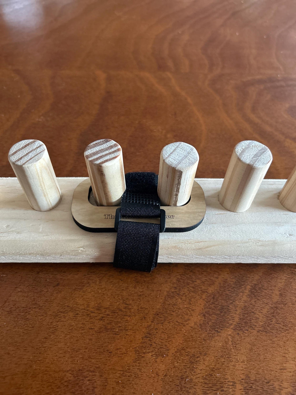 Blanket Loom for Chunky Yarn - Customizable Knitting Loom - Foldable and portable