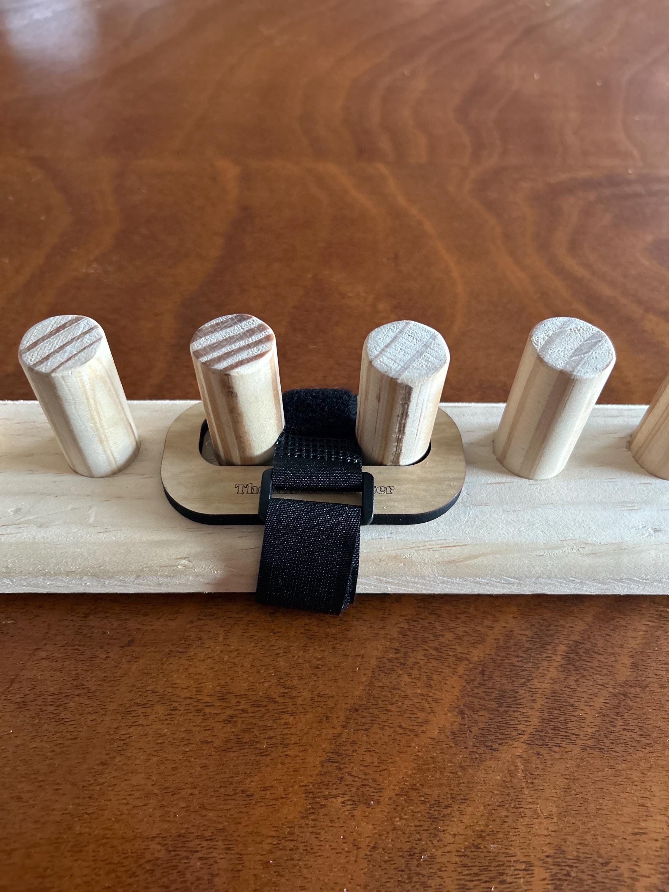 Blanket Loom for Chunky Yarn - Customizable Knitting Loom - Foldable and portable