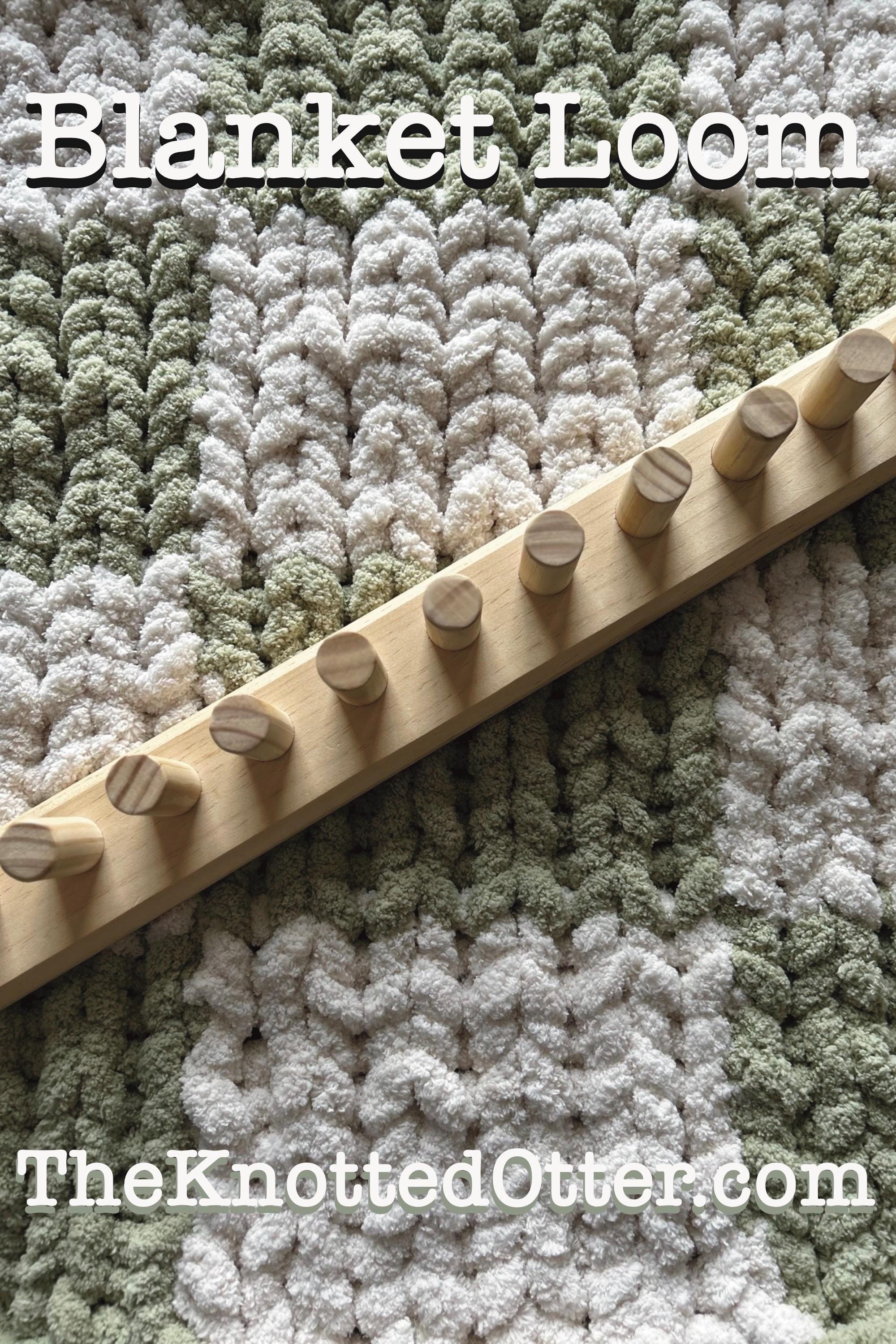 Blanket Loom for Chunky Yarn - Customizable Knitting Loom - Foldable and portable