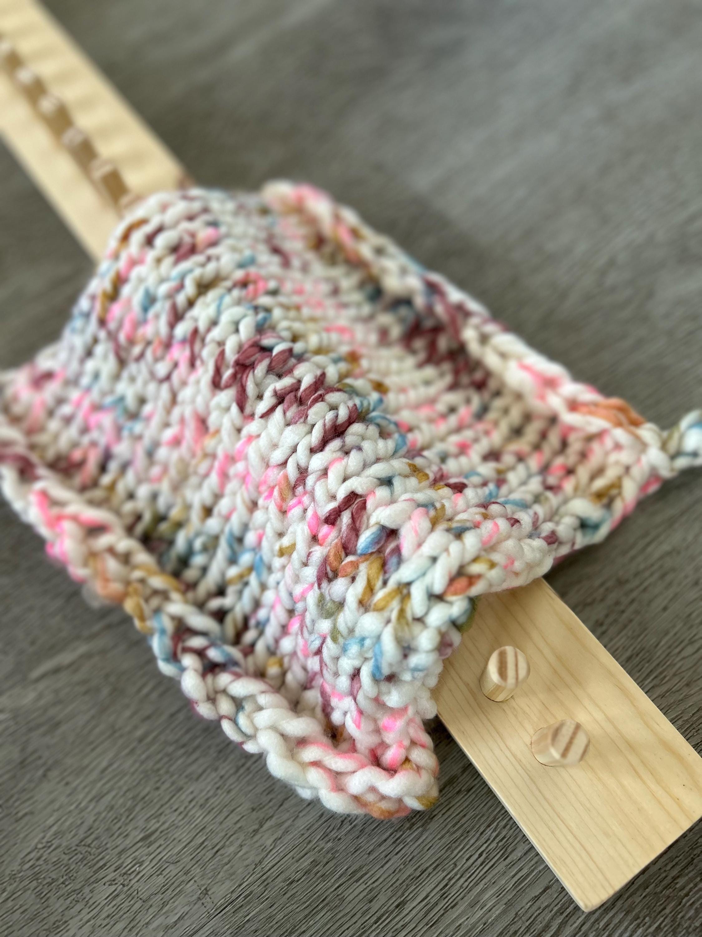 Blanket Loom for Bulky 6 Yarn - Customizable Knitting Loom - Foldable and portable