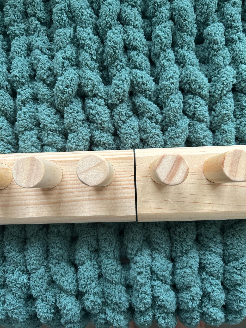 Loom Lock for THE KNOTTED OTTER Chunky Blanket Loom